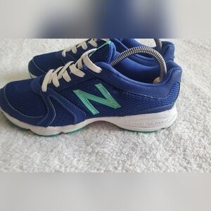 New Balance 550v2 Running Sneakers Womens Size 7.5‎ Blue White